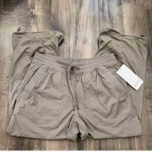 Lululemon Dance Studio relaxed -fit MR Crop Size L